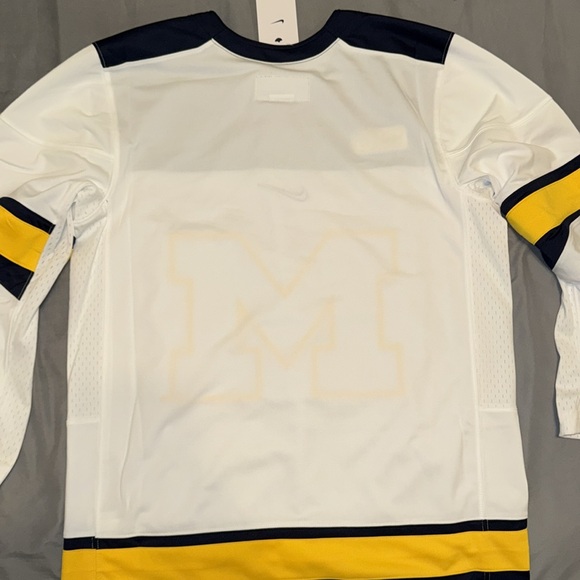 University of Michigan Nike Hockey Jersey - Picture 4 of 4
